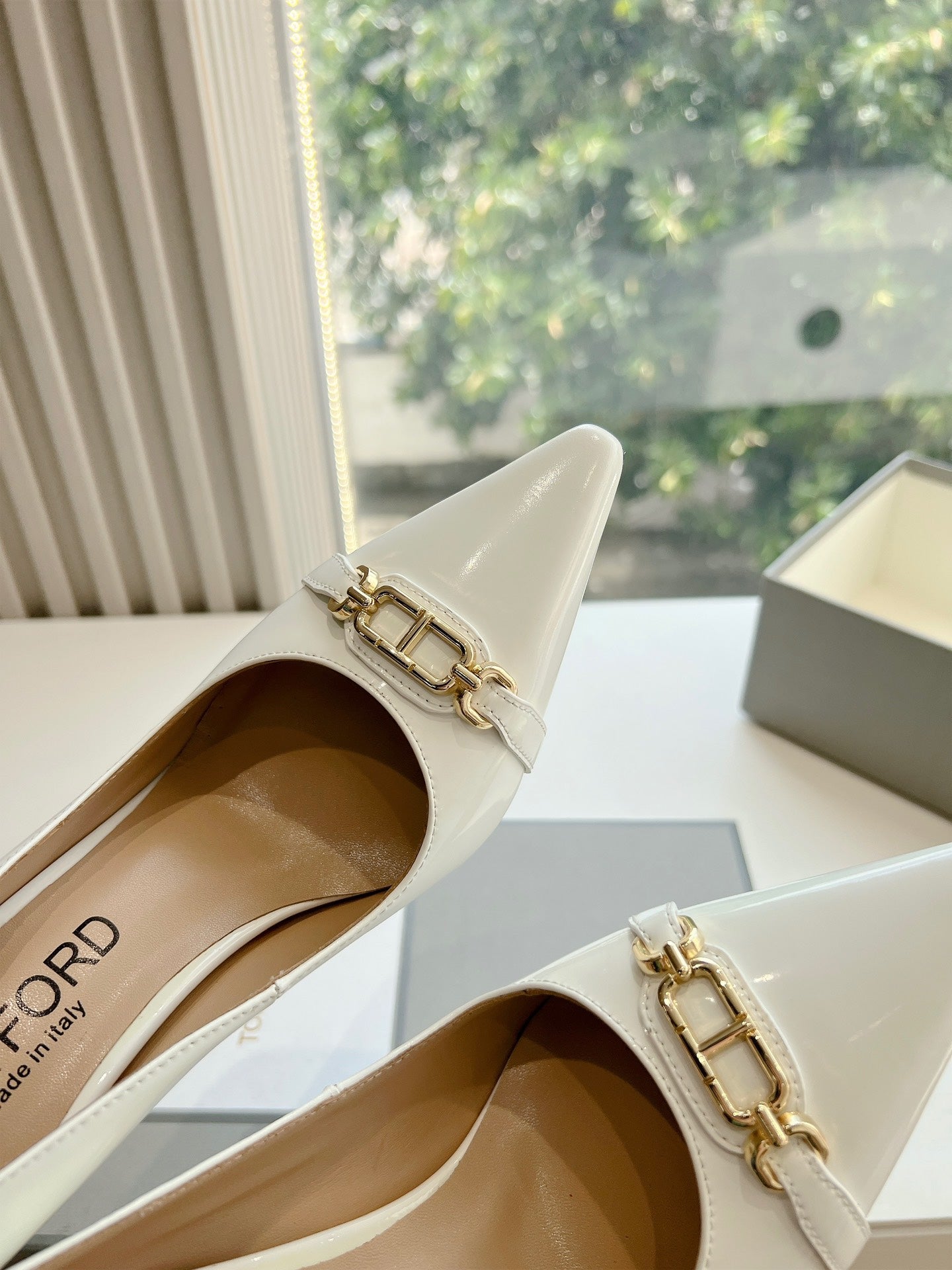 Tom Ford Sparkle Patent Leather Pumps – FW24 Collection