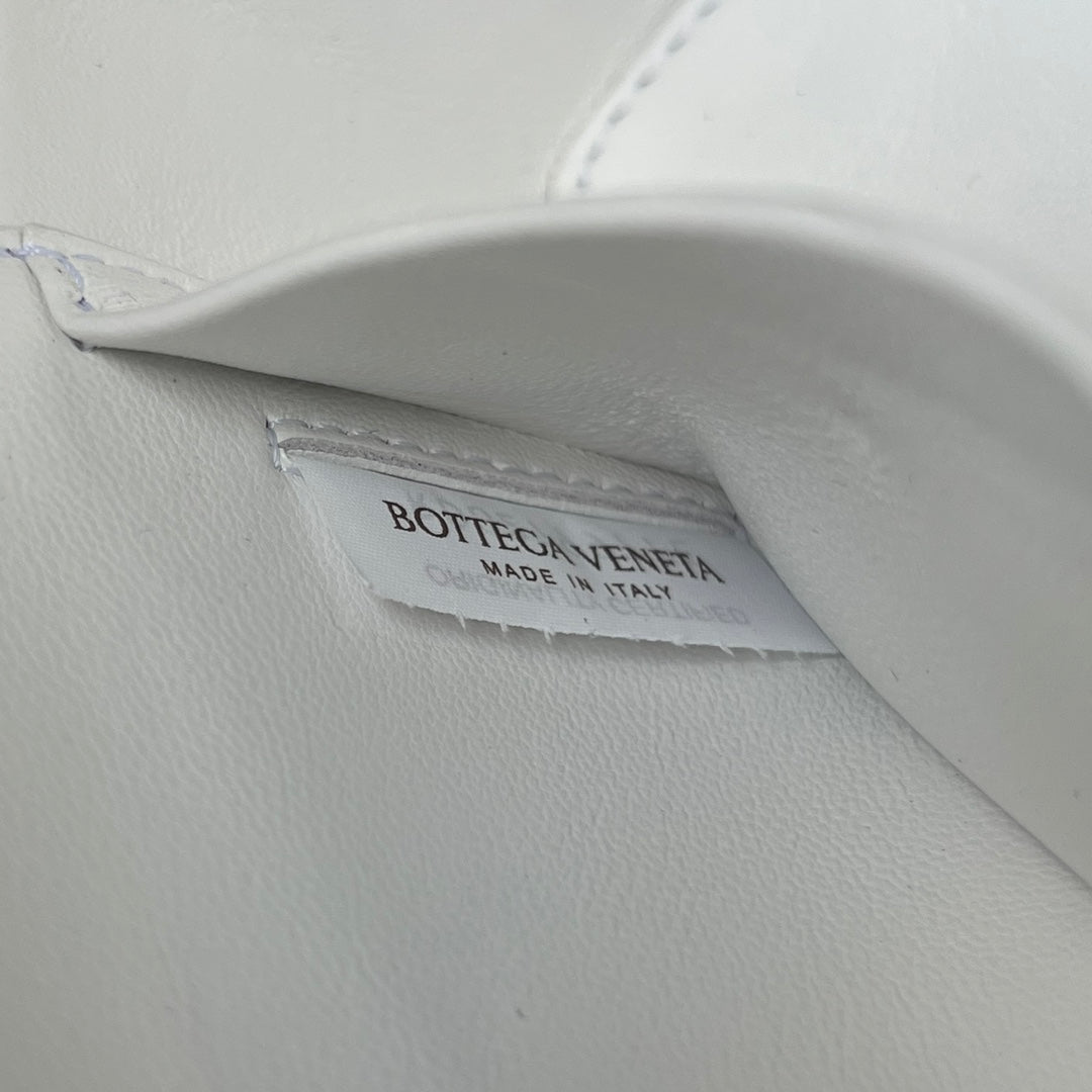 Bottega Veneta Intrecciato Vanity Case