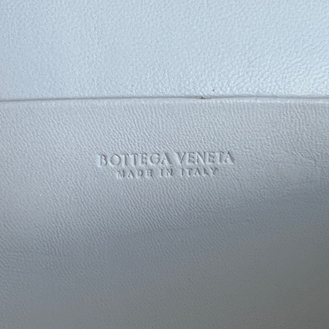 Bottega Veneta Intrecciato Vanity Case