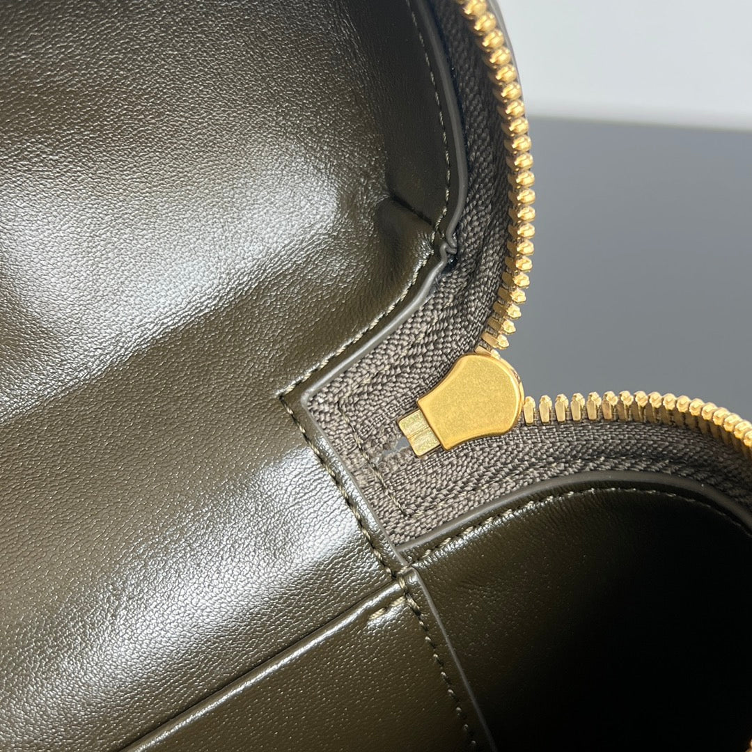 Bottega Veneta Intrecciato Vanity Case
