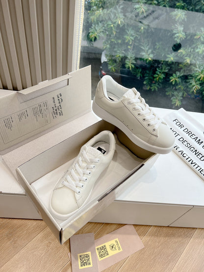 Golden Goose Space Distressed Sneakers – 2024 Collection
