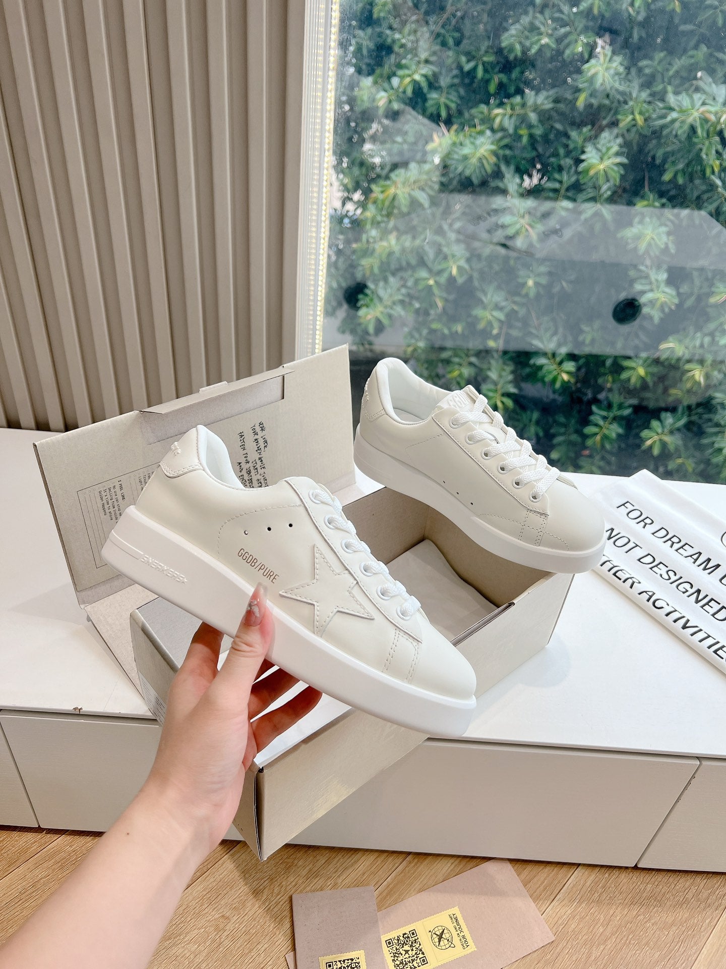Golden Goose Space Distressed Sneakers – 2024 Collection