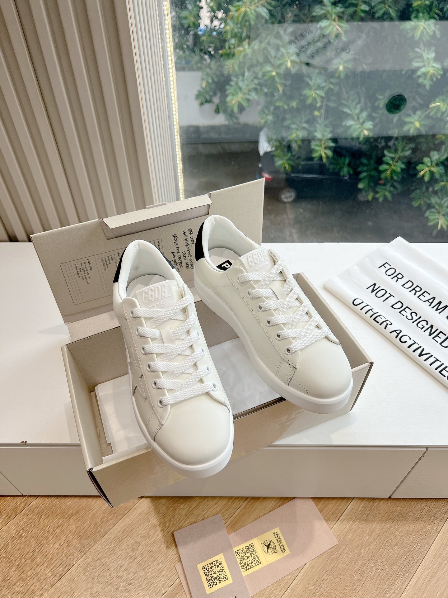 Golden Goose Space Distressed Sneakers – 2024 Collection