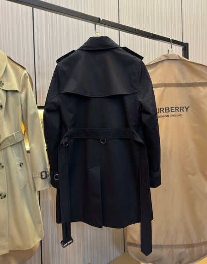 Burberry Kensington Heritage Short Trench Coat