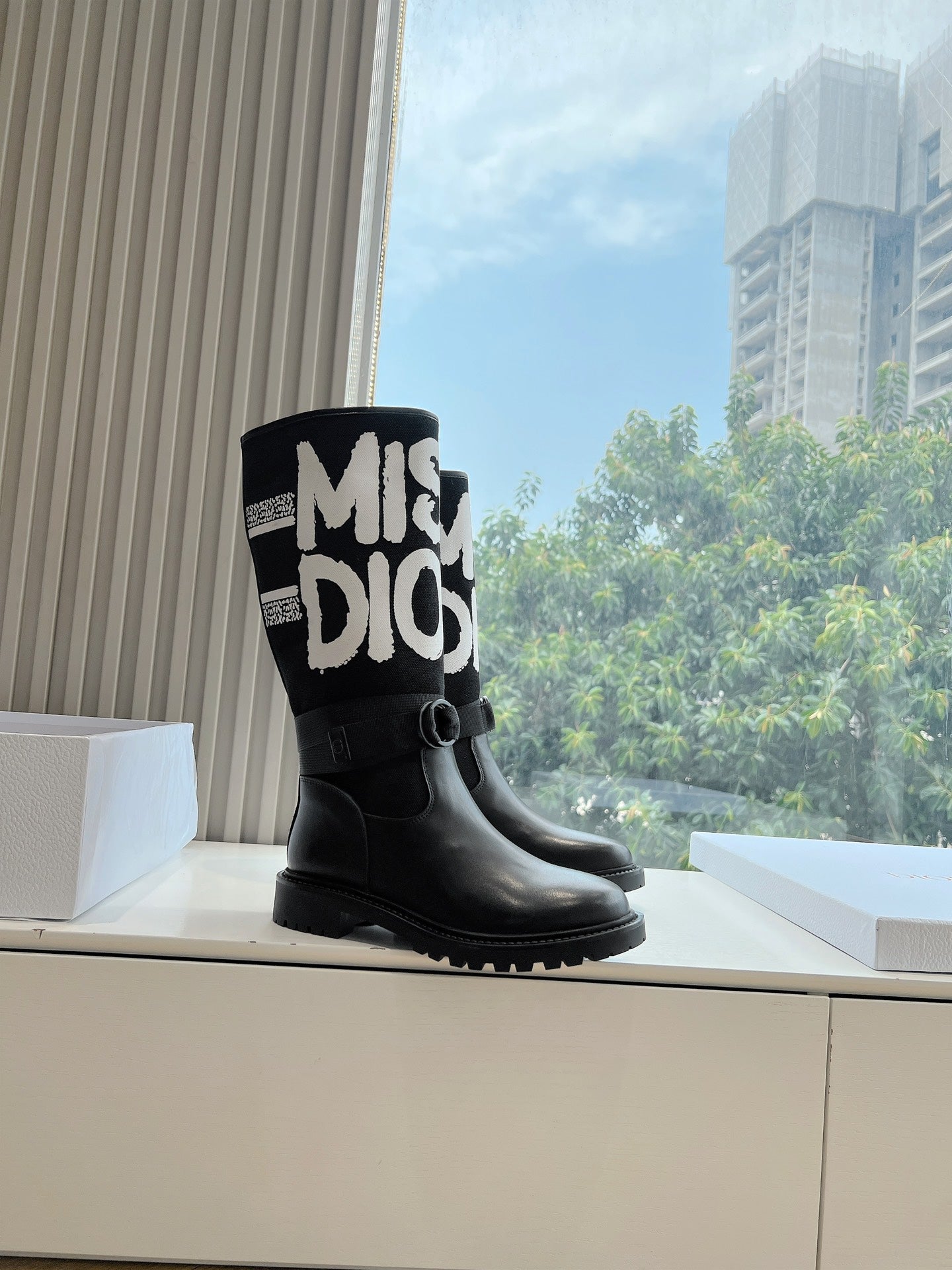 Dior D-Major Electric Embroidered Knee-High Boots – 2024 Autumn/Winter Collection
