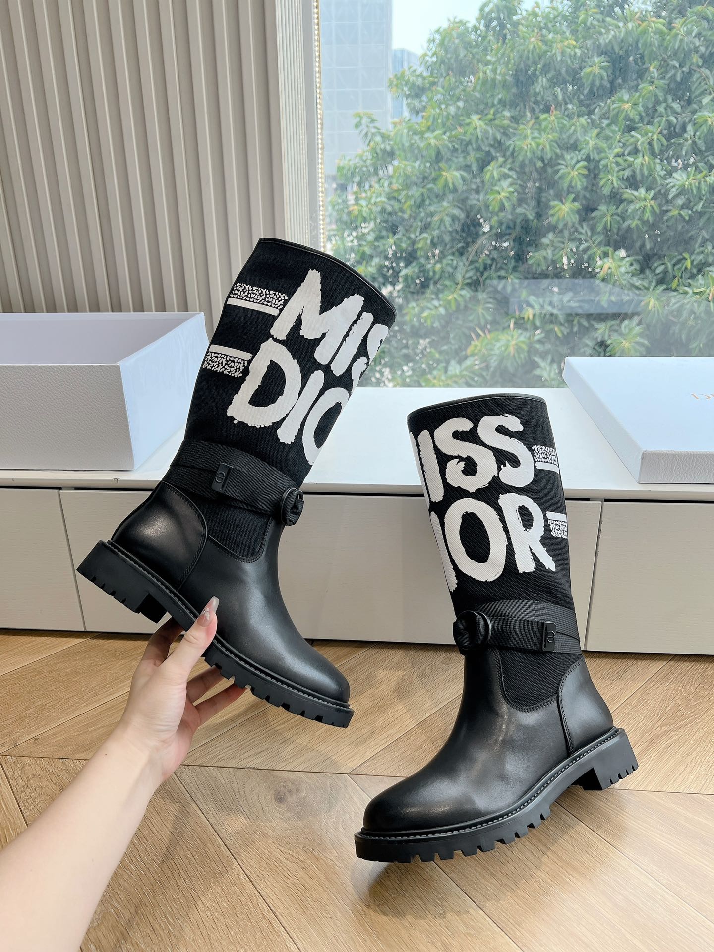Dior D-Major Electric Embroidered Knee-High Boots – 2024 Autumn/Winter Collection