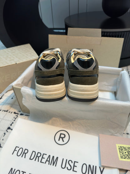 Golden Goose Deluxe Brand Sneakers