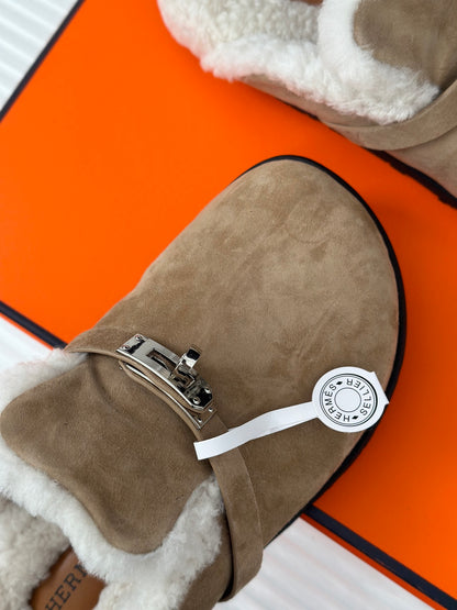 Hermès Kelly Buckle Furry Slippers – Autumn/Winter Collection