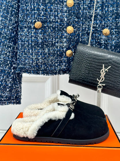Hermès Kelly Buckle Furry Slippers – Autumn/Winter Collection