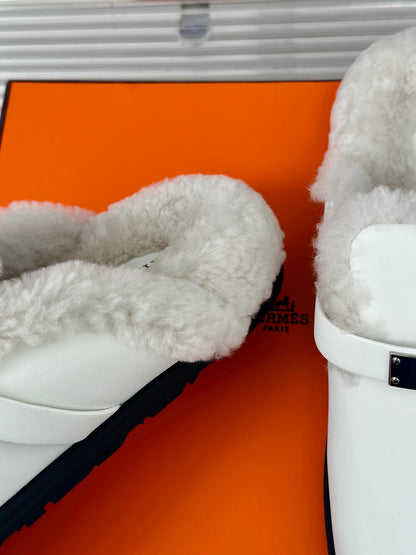 Hermès Kelly Buckle Furry Slippers – Autumn/Winter Collection