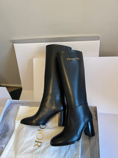 Dior Minimalist Chunky Heel Knee-High Boots – Autumn/Winter Collection