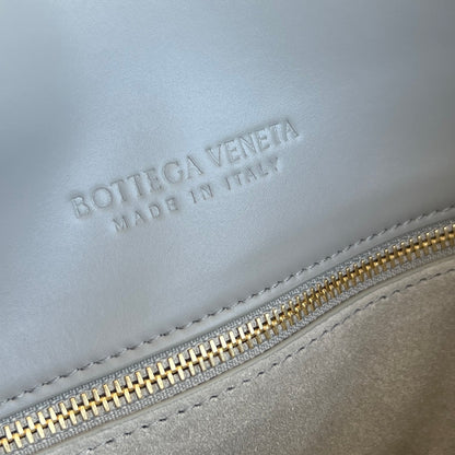 Bottega Veneta Small Liberta Handbag – 24FW