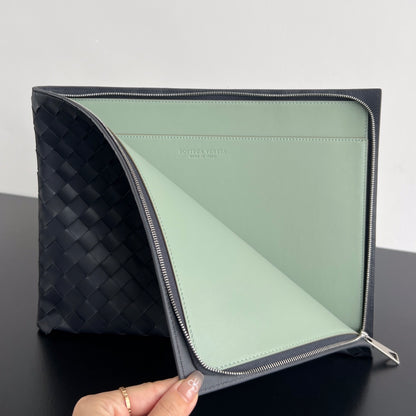 Bottega Veneta Intreccio Half-Zip Clutch Bag 607479
