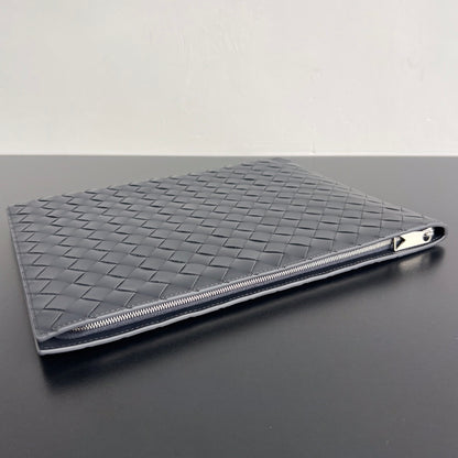 Bottega Veneta Intreccio Half-Zip Clutch Bag 607479