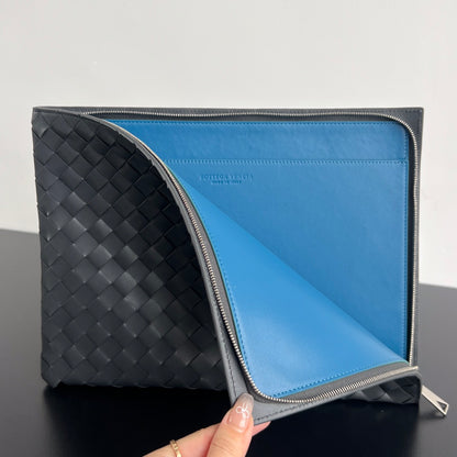 Bottega Veneta Intreccio Half-Zip Clutch Bag 607479