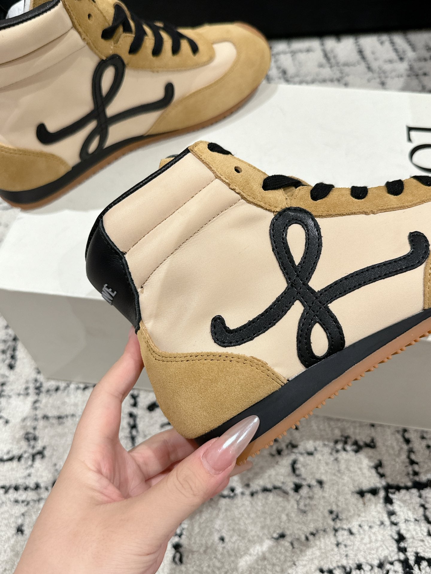 Loewe Flow Runner 2.0 Runway Sneakers – 25SS