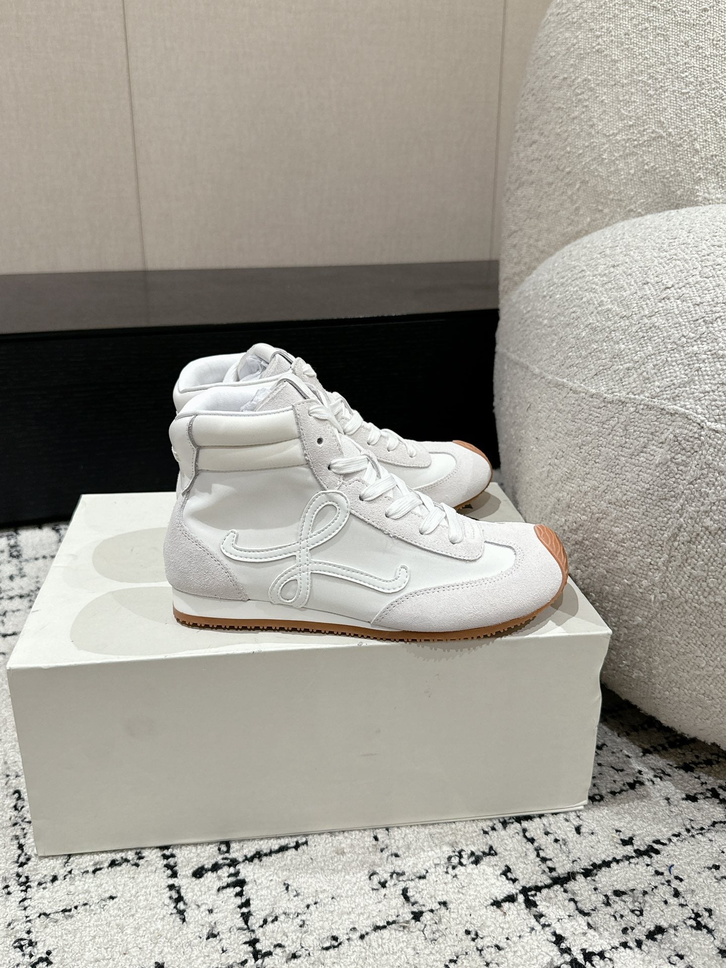 Loewe Flow Runner 2.0 Runway Sneakers – 25SS