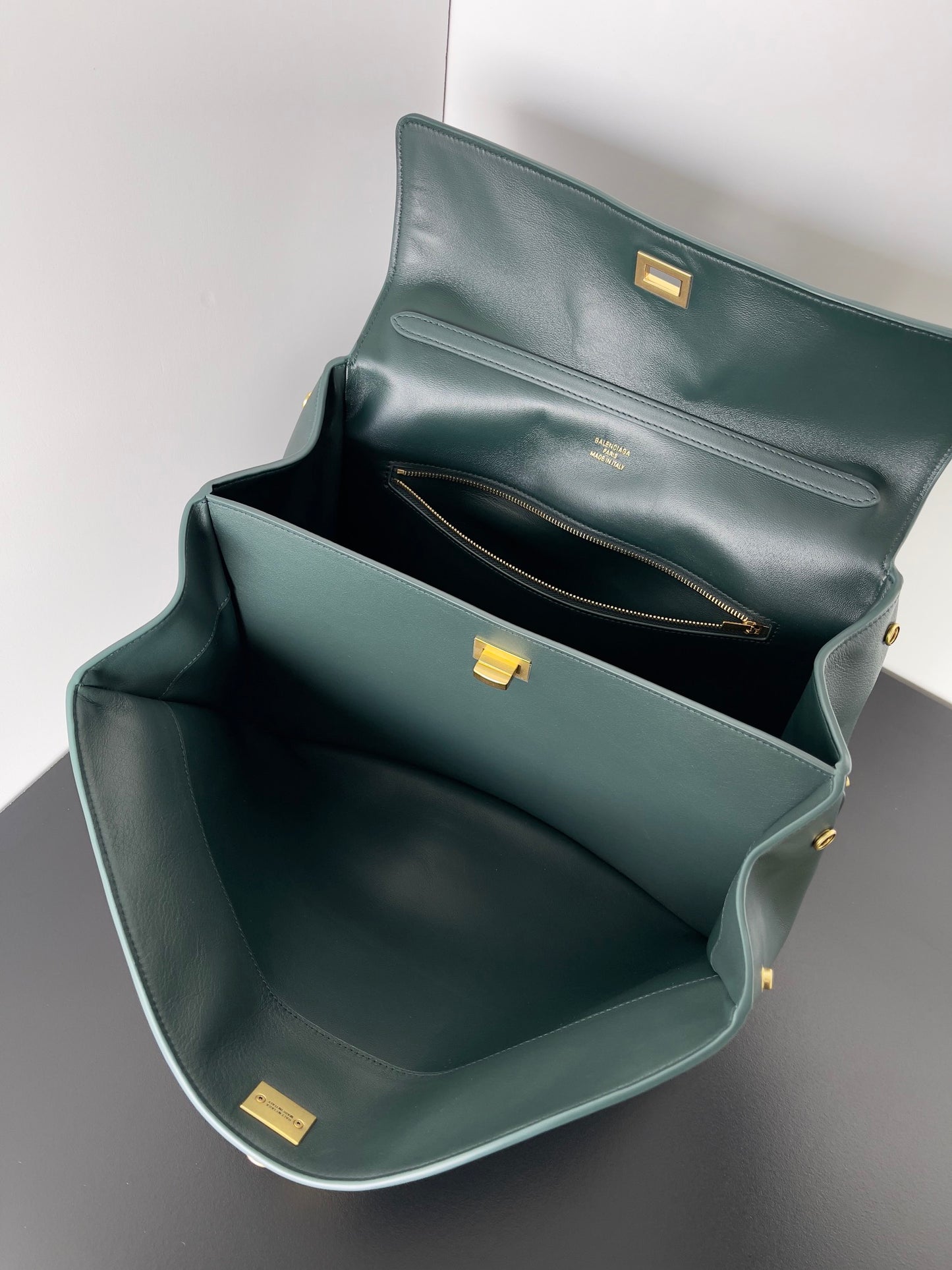 Balenciaga Rodeo Medium Shoulder Bag – 2024 Collection