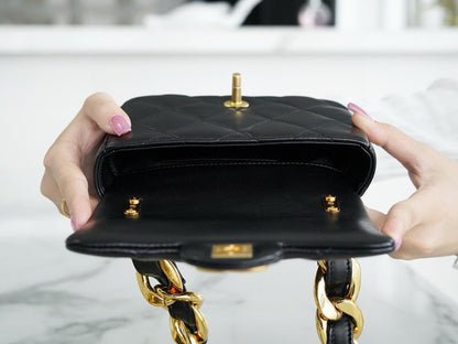 Chanel 22SS Mini Thick Chain CF Shoulder Bag