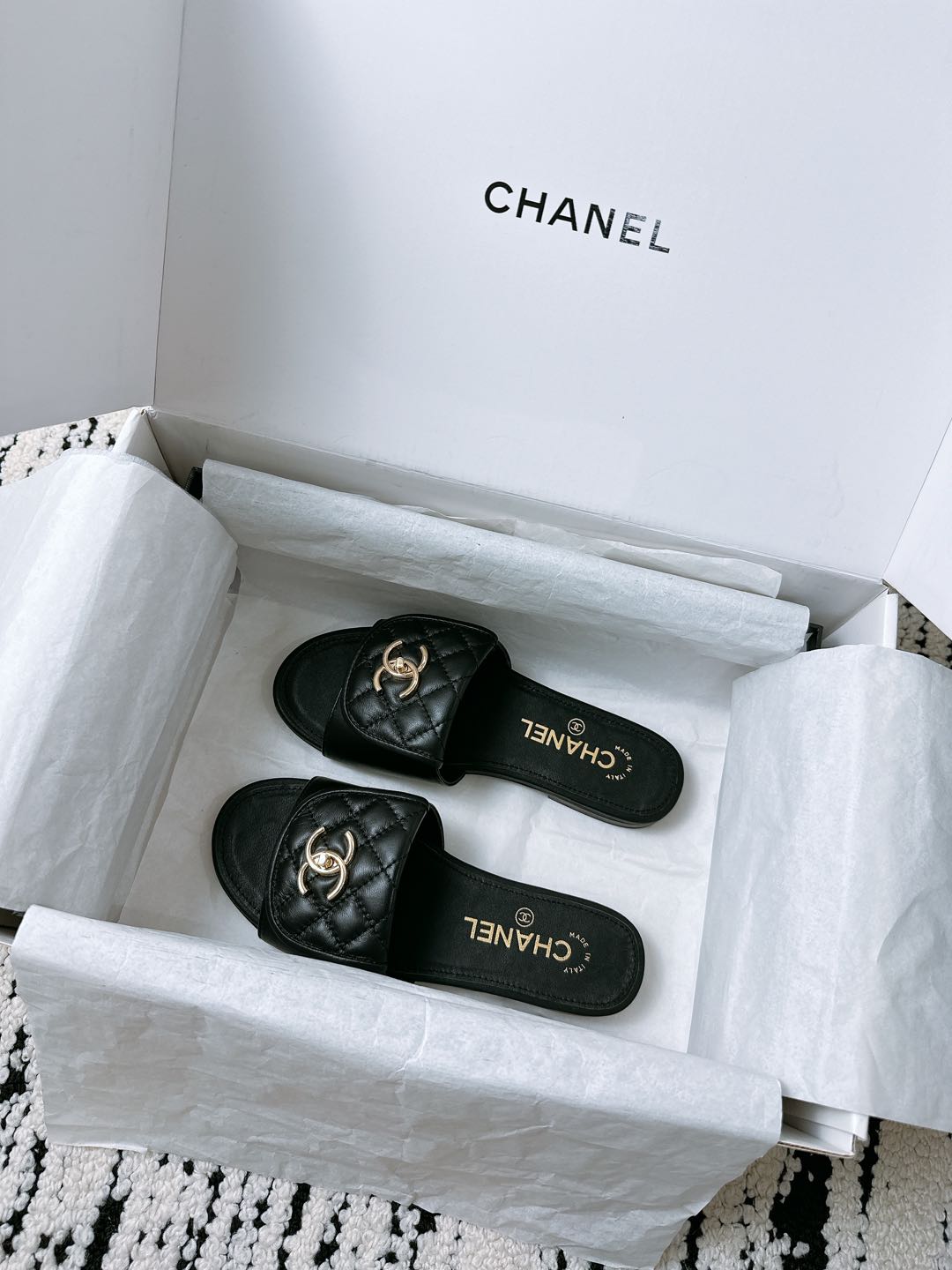 Chanel Quilted Buckle Flat Sandals – 25 Collection – Spring/Summer