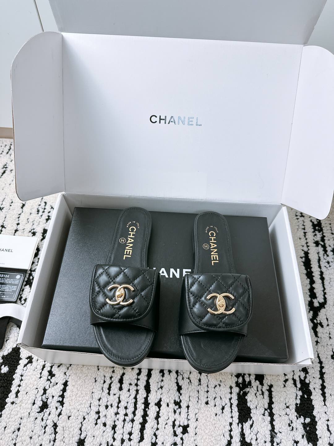 Chanel Quilted Buckle Flat Sandals – 25 Collection – Spring/Summer