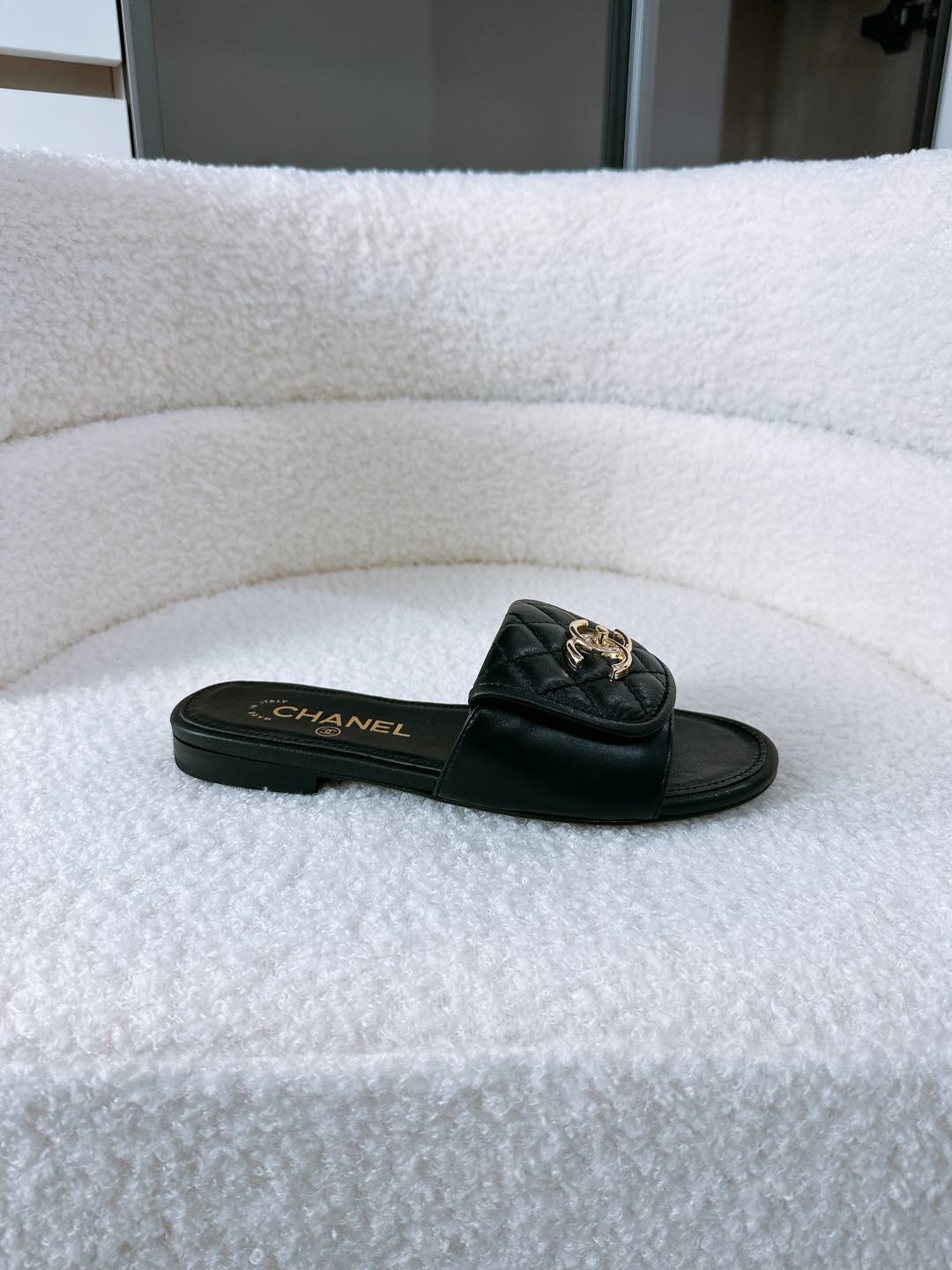 Chanel Quilted Buckle Flat Sandals – 25 Collection – Spring/Summer