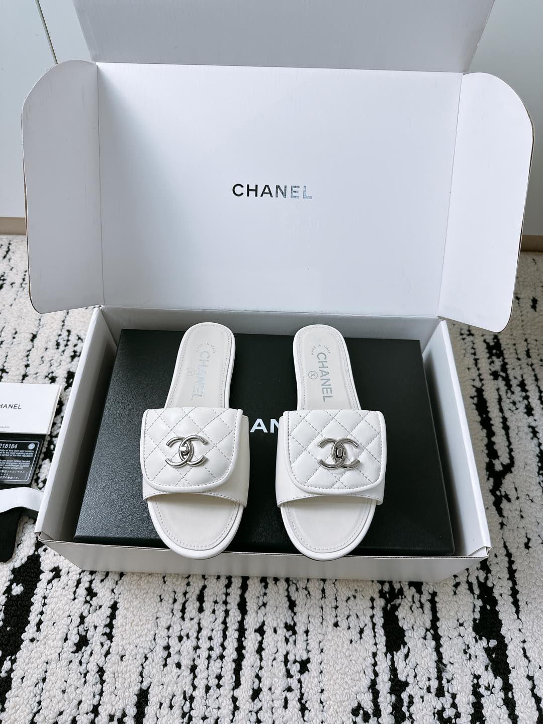 Chanel Quilted Buckle Flat Sandals – 25 Collection – Spring/Summer