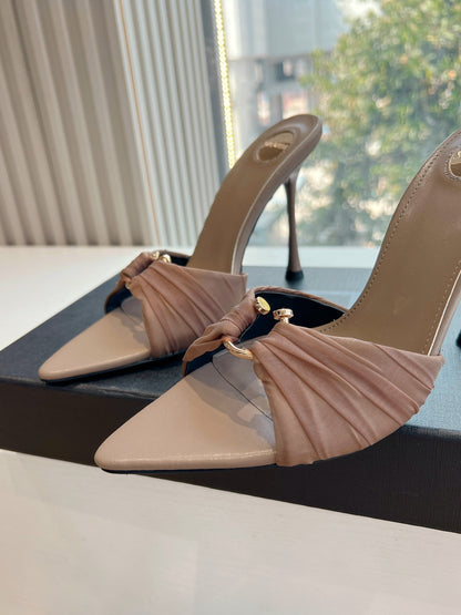 Saint Laurent Lee Metal Chain Pointed-Toe Pumps