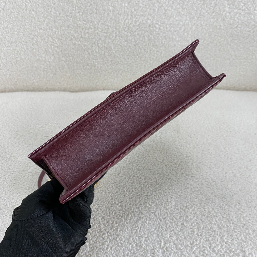 Saint Laurent Cassandre Envelope Clutch Bag