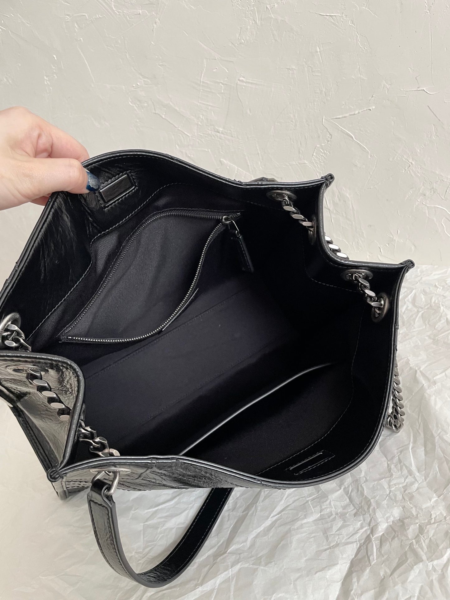 Saint Laurent Niki Medium Tote Bag