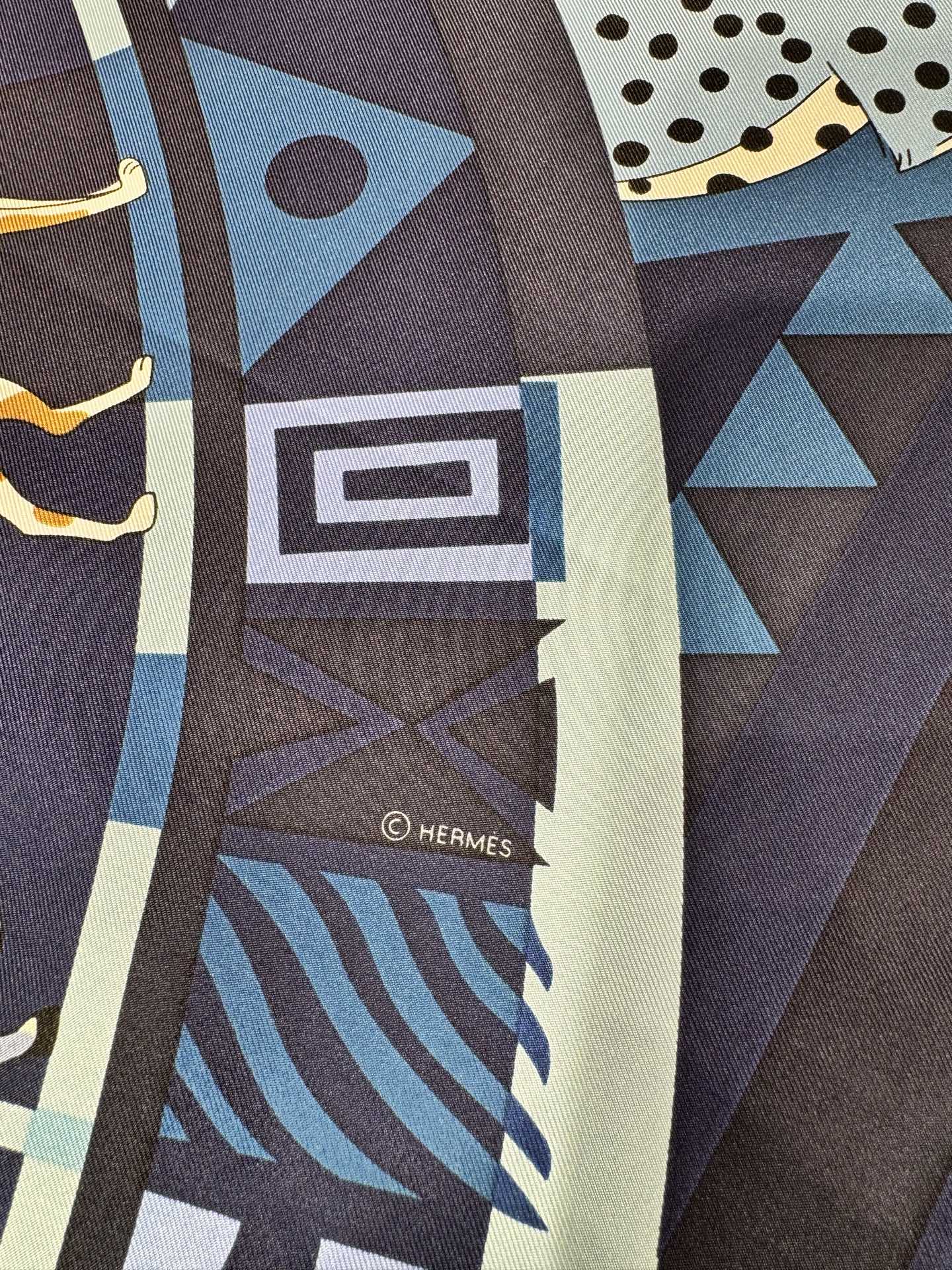Hermès King of Tigers Carousel Silk Scarf – 2025 Spring Collection