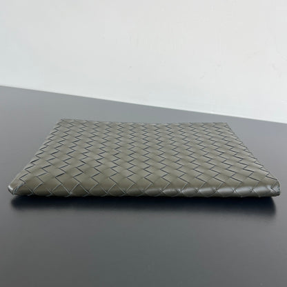Bottega Veneta Intreccio Half-Zip Clutch Bag 607479