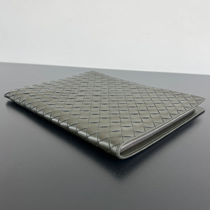 Bottega Veneta Intreccio Half-Zip Clutch Bag 607479