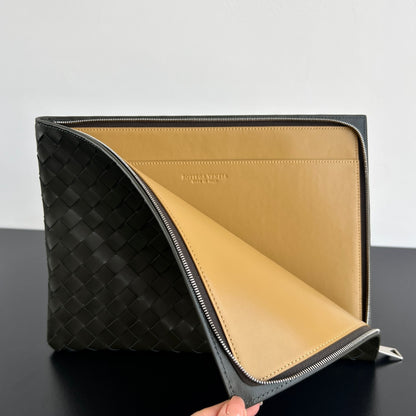 Bottega Veneta Intreccio Half-Zip Clutch Bag 607479