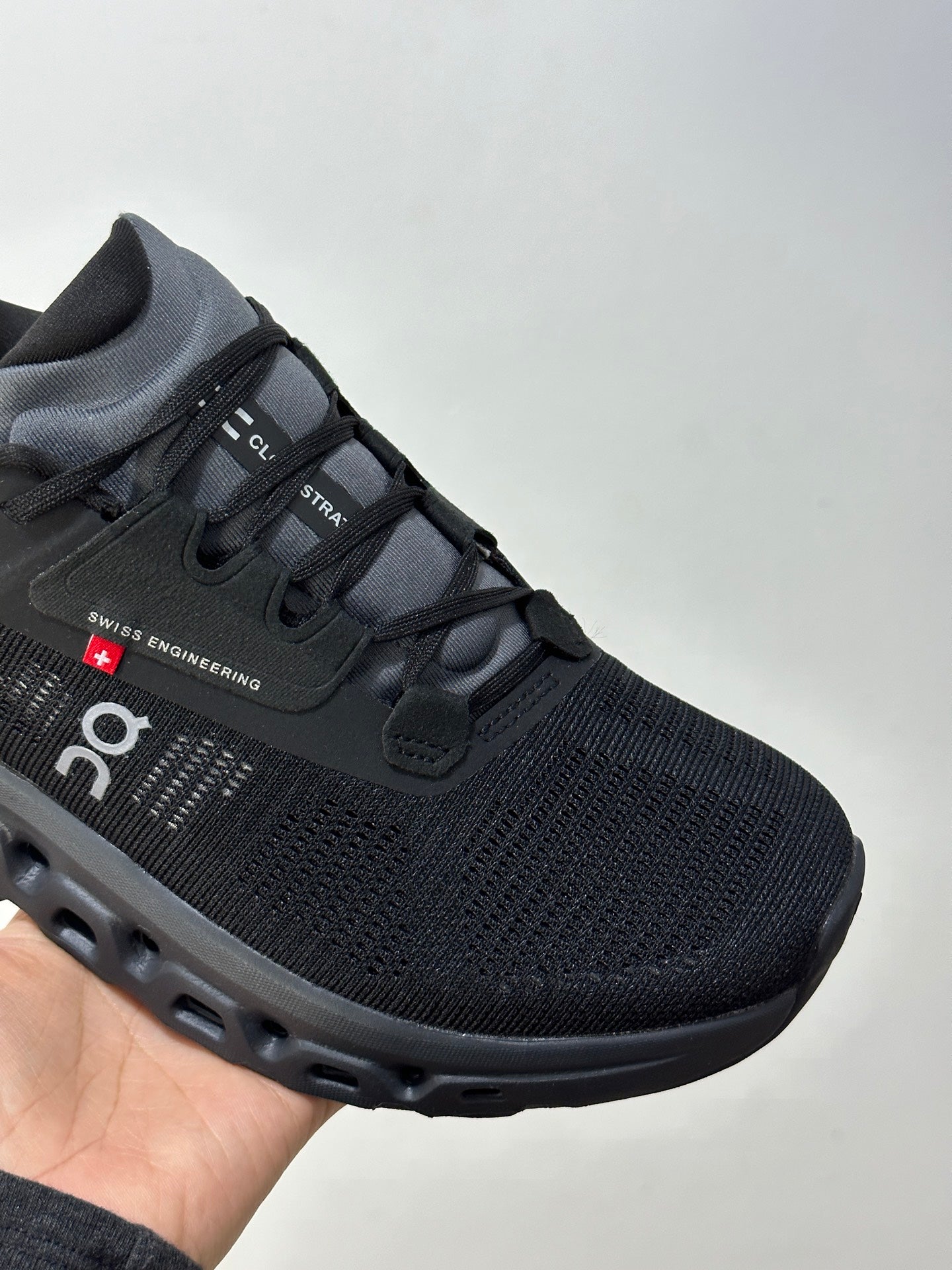 On x Roger Federer Cloudstratus 3 Special Edition Sneakers