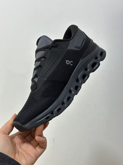 On x Roger Federer Cloudstratus 3 Special Edition Sneakers