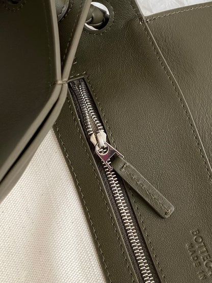 Bottega Veneta Andiamo Messenger Bag