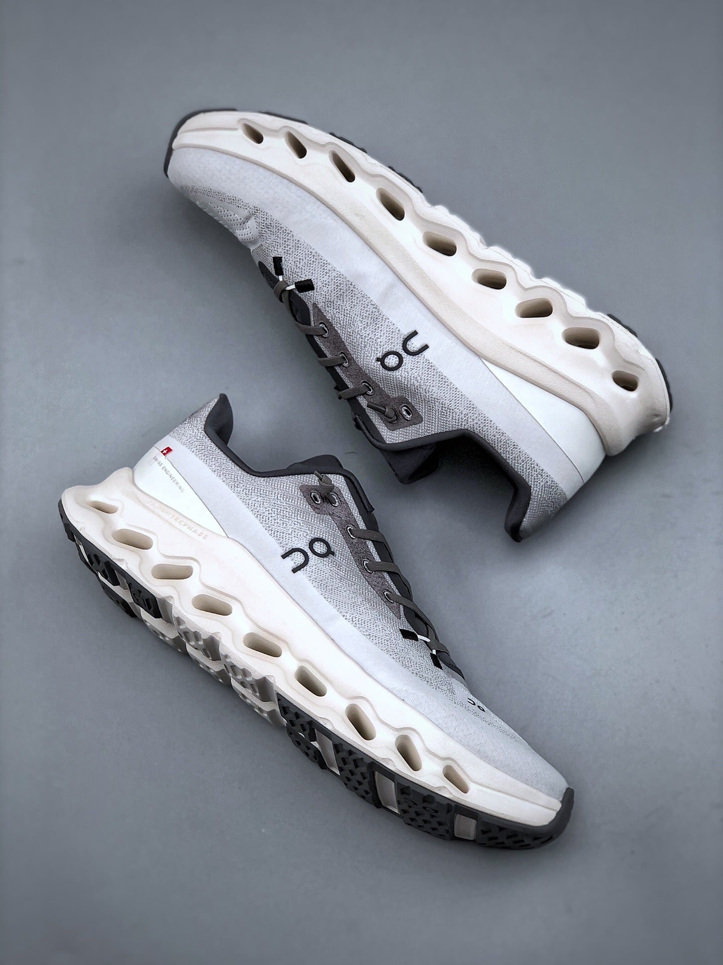 On Cloudtilt Lightweight Sneakers