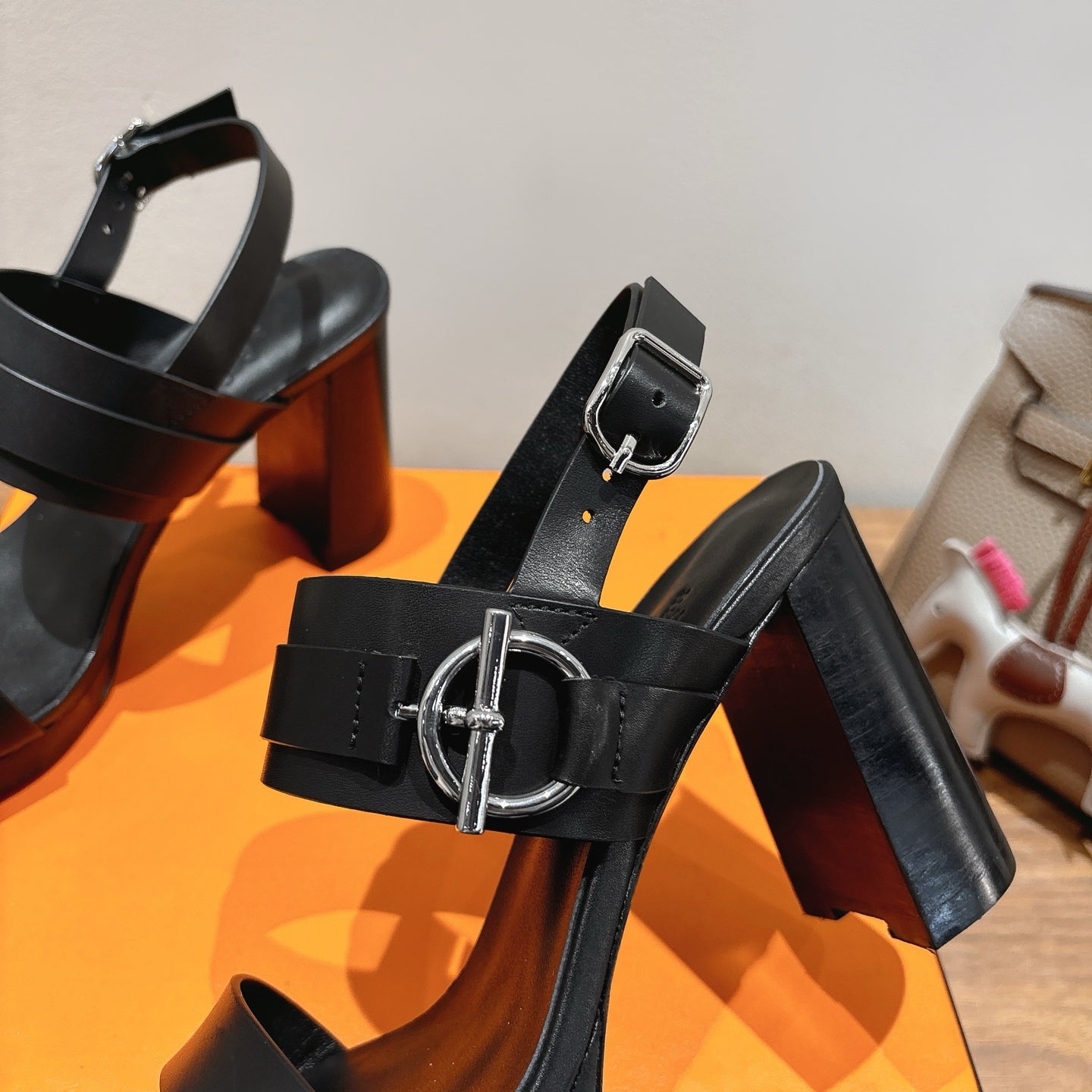 Hermes Color Block Flat Sandals – 2025 New Collection