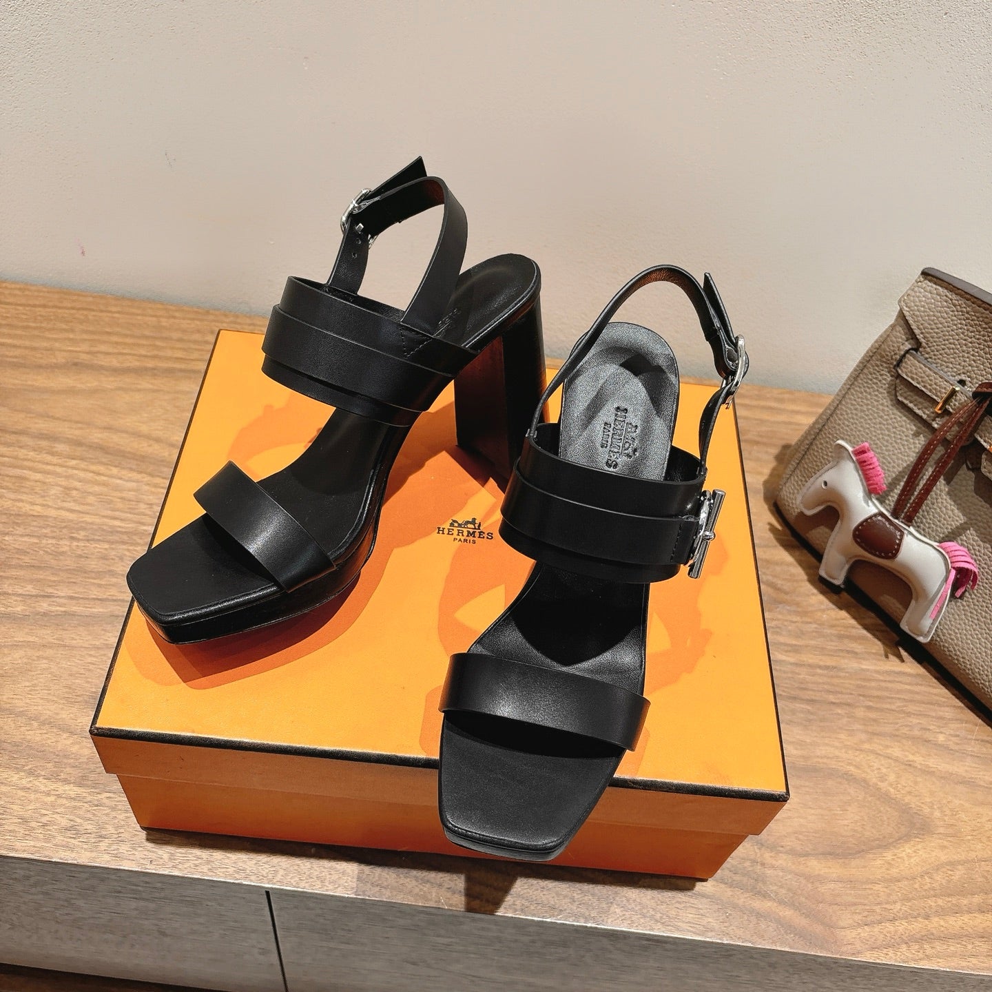 Hermes Color Block Flat Sandals – 2025 New Collection