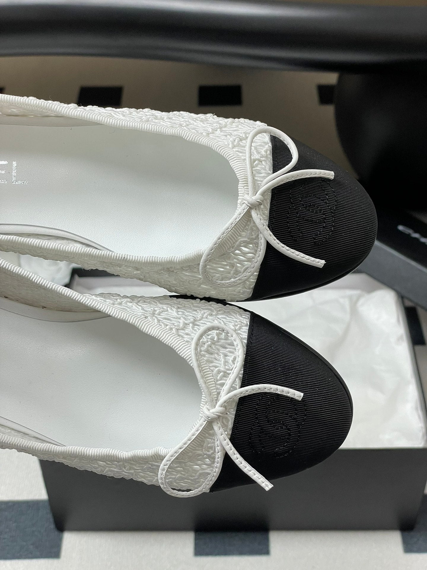 Chanel Lace Mesh Bow Ballet Flats – 25P Early Spring Collection