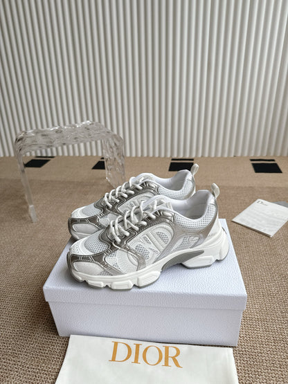 Dior Vibe Sneakers