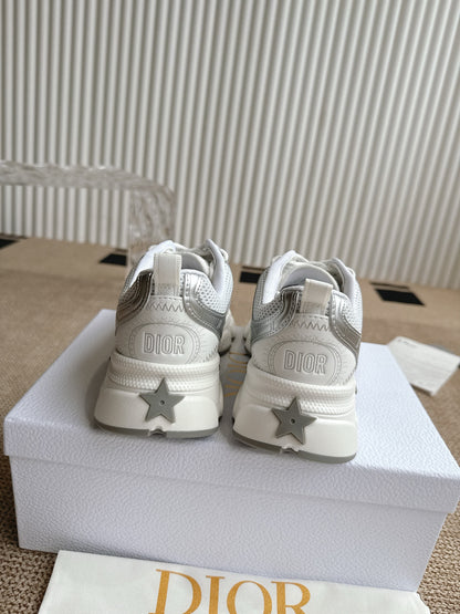Dior Vibe Sneakers