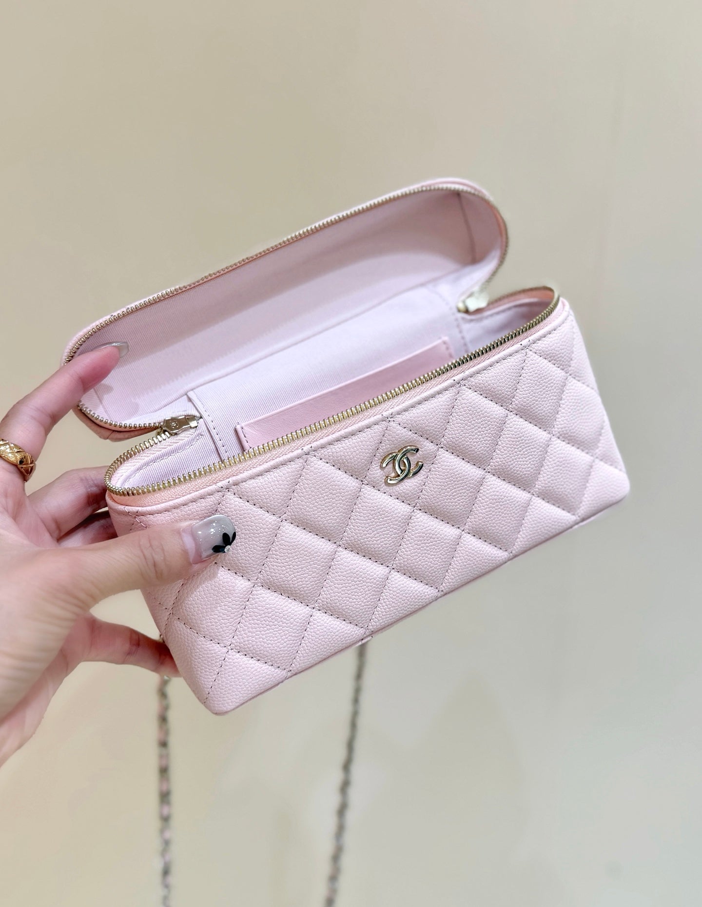Loro Piana Small Logo Lunchbox Bag – Spring/Summer Collection – 25C