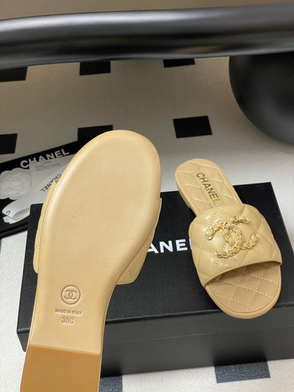Chanel Quilted Chain Flat Sandals – Spring/Summer Collection