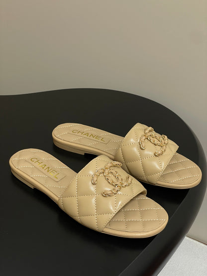 Chanel Quilted Chain Flat Sandals – Spring/Summer Collection