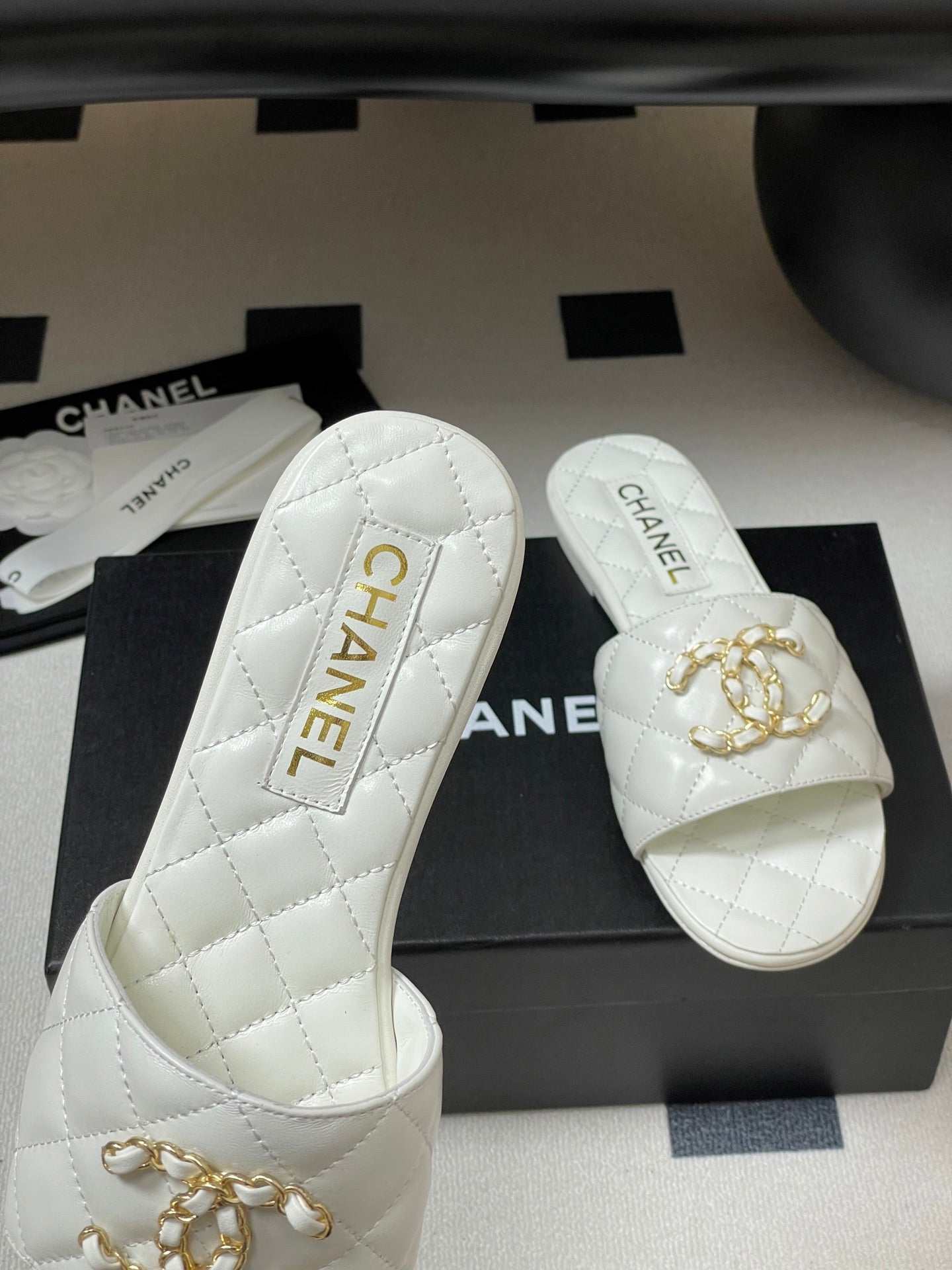 Chanel Quilted Chain Flat Sandals – Spring/Summer Collection