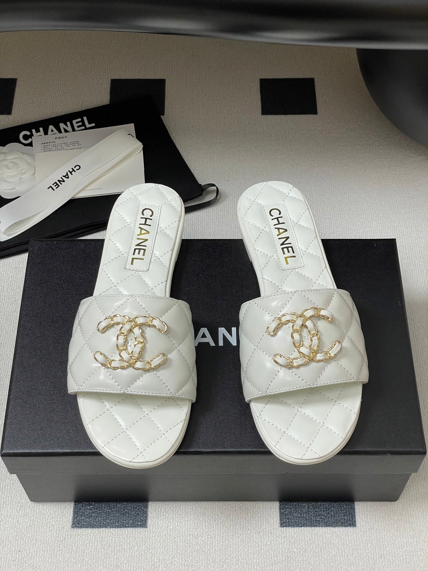Chanel Quilted Chain Flat Sandals – Spring/Summer Collection