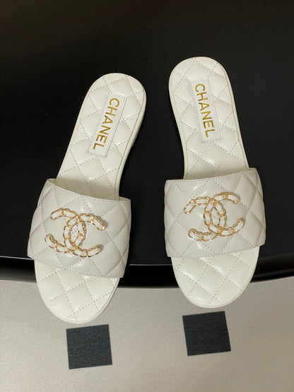 Chanel Quilted Chain Flat Sandals – Spring/Summer Collection