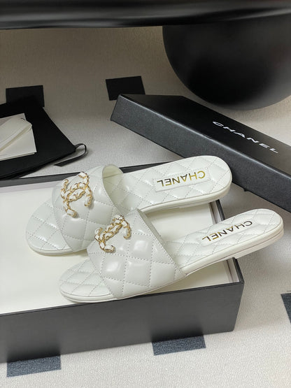 Chanel Quilted Chain Flat Sandals – Spring/Summer Collection